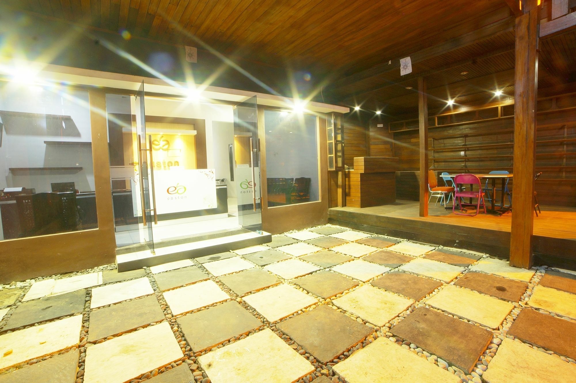 Easton Kuta Homestay Exterior foto