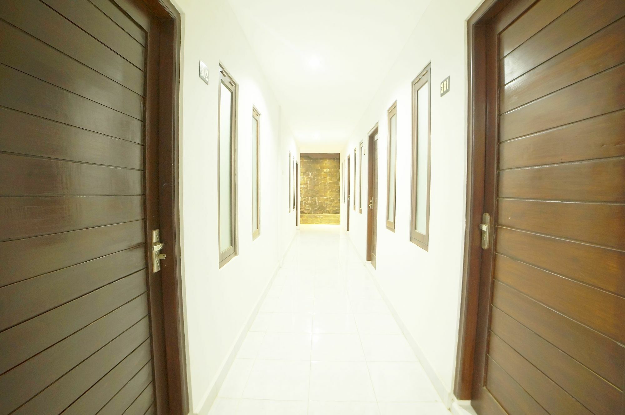 Easton Kuta Homestay Exterior foto