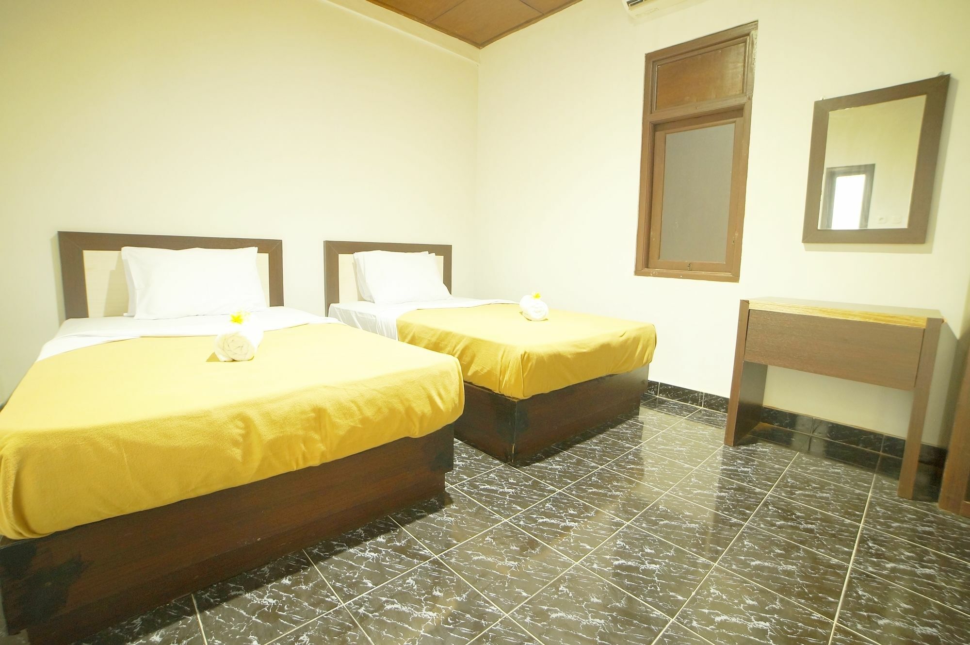 Easton Kuta Homestay Exterior foto